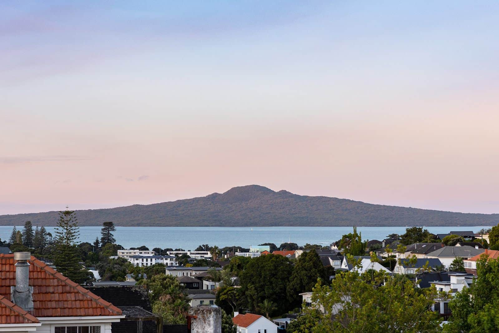 Fowler-Homes-Auckland-Design-And-Build-Views-Rangitoto